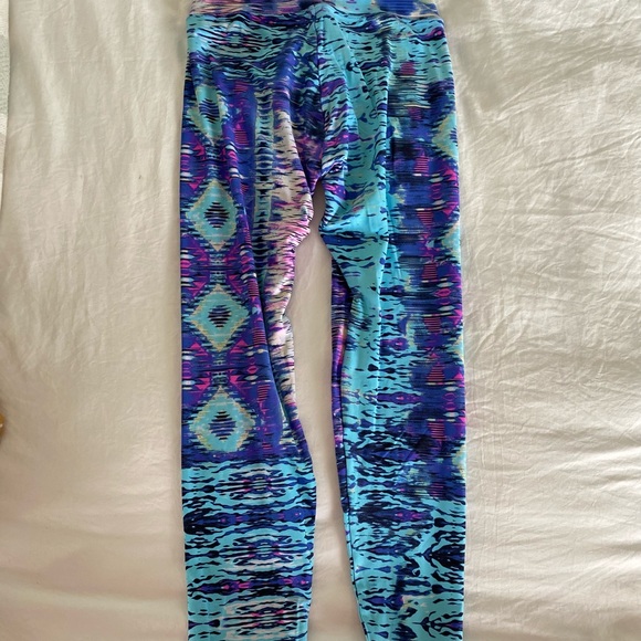 Yoga leggings. Fun pattern, paid $98 plus S&H - Picture 2 of 3